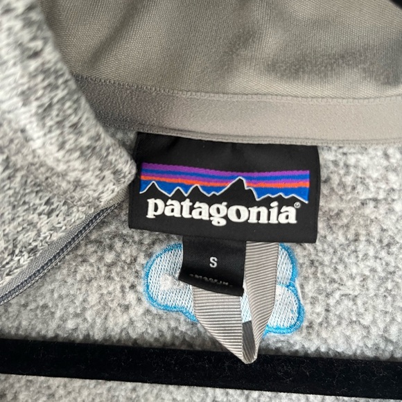 Patagonia Women’s 1/4 Zip Fleece lined Pull Over with company logo - Picture 6 of 7